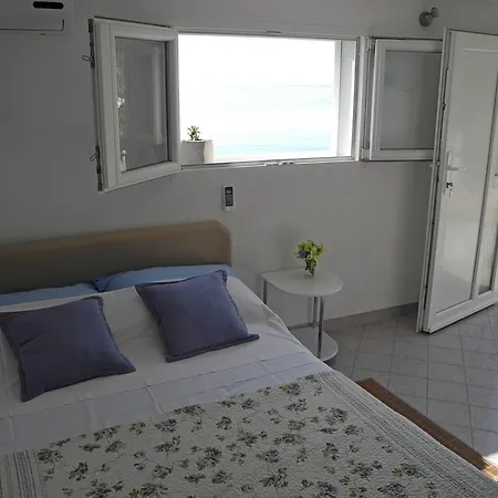 Guest house & Paula