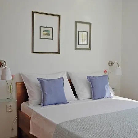 & Paula Guest house