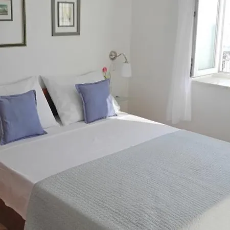 Guest house & Paula 3*
