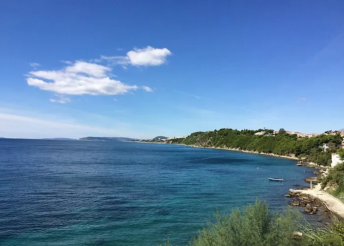 Πανσιόν & Paula 3*