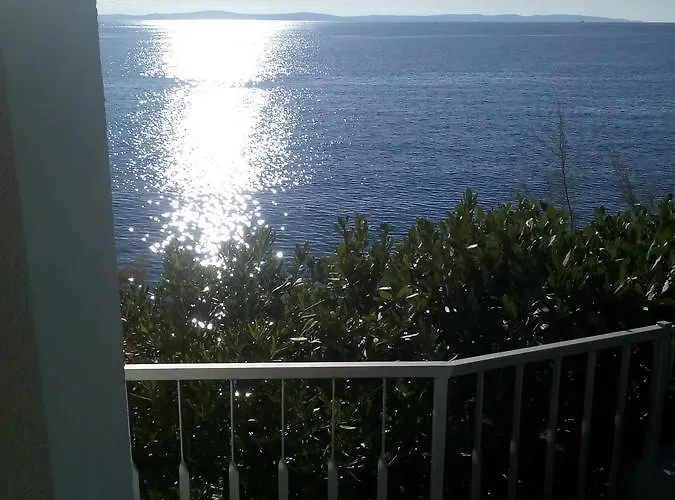 & Paula Πανσιόν
